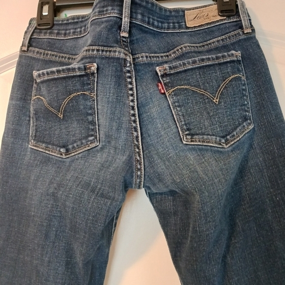 Levi's slight curve skinny jeans 🩵 size 6 - Picture 5 of 9
